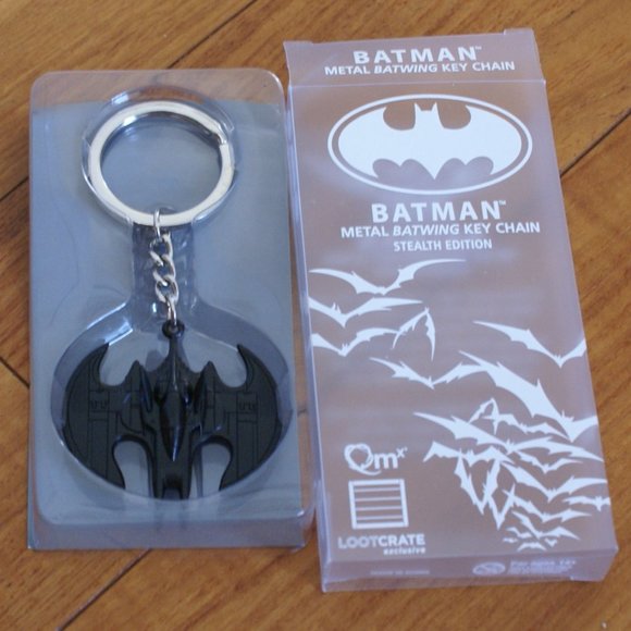 BATMAN METAL BATWING KEYCHAIN | Stealth Edition | Loot Crate Exclusive 2016 - Picture 1 of 3
